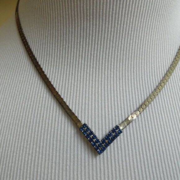 Silver Choker V-tip Necklace with Tiny blue jewel stones - Picture 5 of 6
